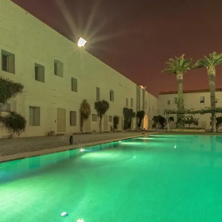 Feels Like Sunny With Pool